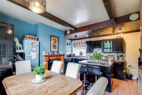 KITCHEN DINING ROOM