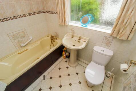 BATHROOM/W.C.