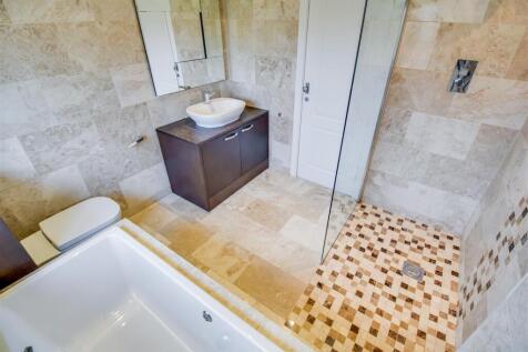 BATHROOM/W.C.