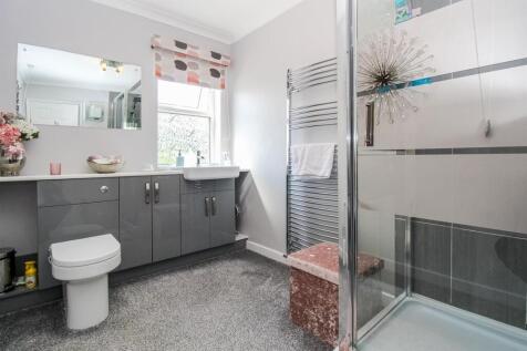 SHOWER ROOM/W.C.