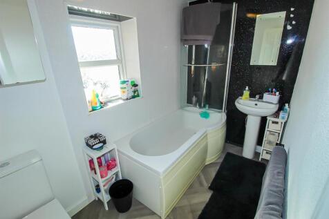 BATHROOM/W.C.