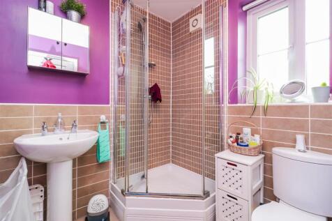 EN SUITE SHOWER ROOM/W.C.