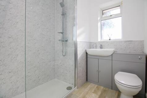 SHOWER ROOM/W.C.