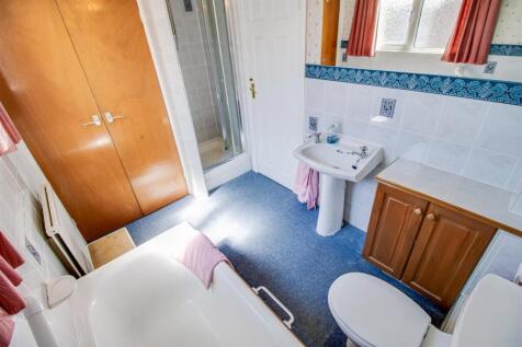BATHROOM/W.C.