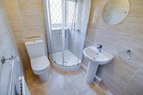 SHOWER ROOM/W.C.