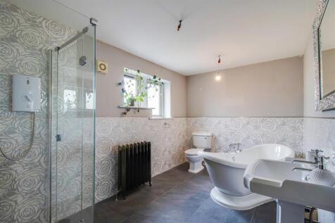 BATHROOM/W.C.