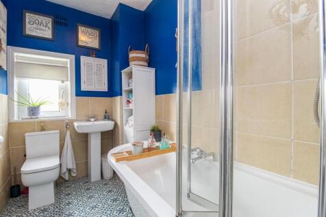 HOUSE BATHROOM/W.C.