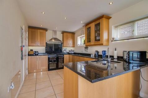 KITCHEN BREAKFAST ROOM