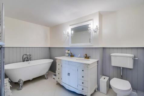 BATHROOM/W.C.
