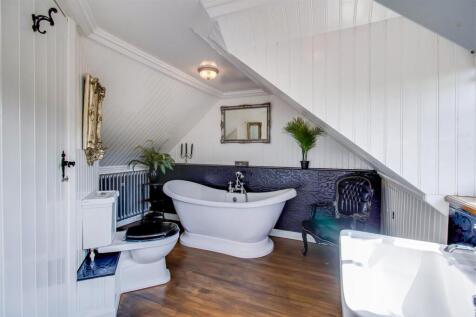 BATHROOM/W.C.