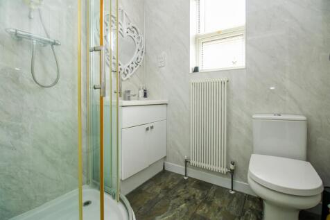 SHOWER ROOM/W.C.