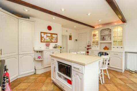 KITCHEN DINING ROOM