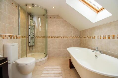 BATHROOM/W.C.