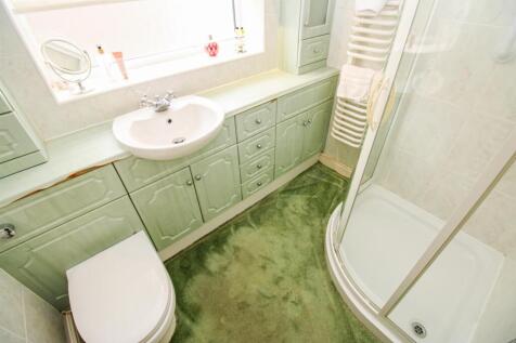 SHOWER ROOM/W.C.