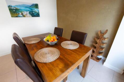 06B_dining_room.jpg