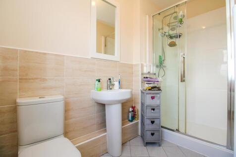 EN SUITE SHOWER ROOM