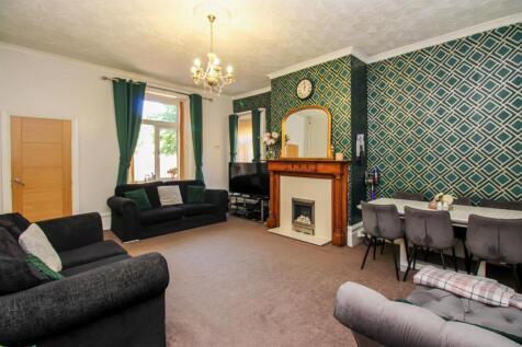 SITTING/DINING ROOM