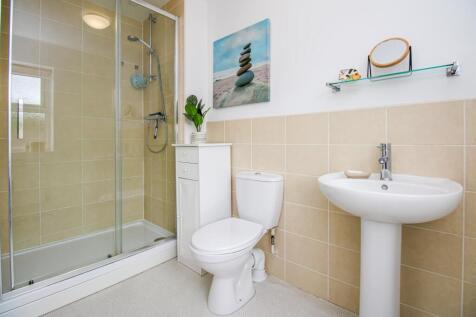 EN SUITE SHOWER ROOM/W.C.