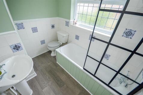 BATHROOM/W.C.