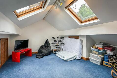 LOFT ROOM