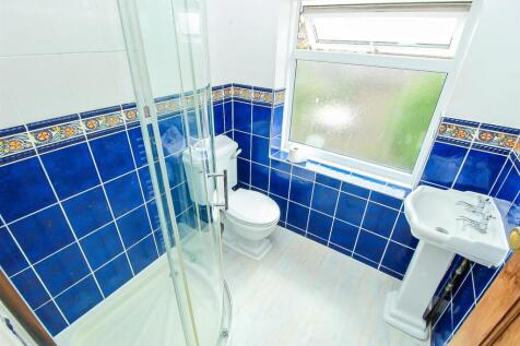 SHOWER ROOM/W.C.