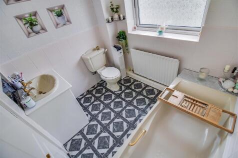 BATHROOM/W.C.
