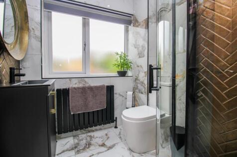 SHOWER ROOM W.C.