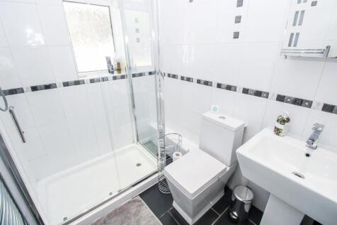 SHOWER ROOM/W.C.