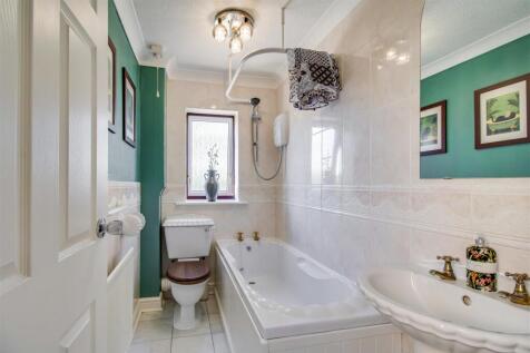 BATHROOM/W.C.