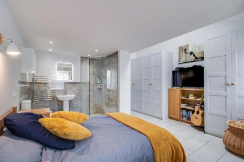 BEDROOM FIVE