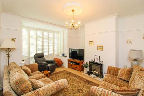 DINING/SITTING ROOM