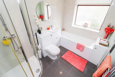 BATHROOM/W.C.