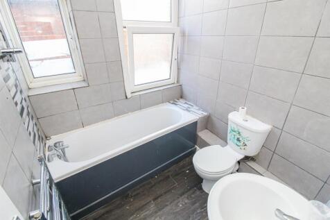 BATHROOM/W.C.