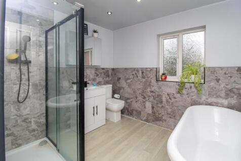 BATHROOM/W.C.