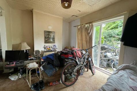 3-Bedroom Semi-detached house for auction -  (9).j