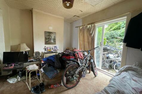 3-Bedroom Semi-detached house for auction -  (10).