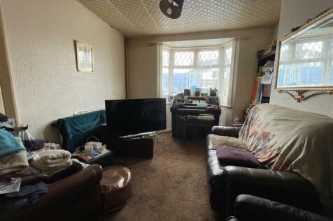 3-Bedroom Semi-detached house for auction -  (13).