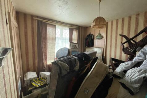 3-Bedroom Semi-detached house for auction -  (17).