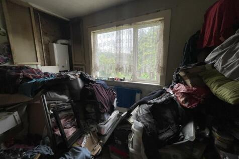 3-Bedroom Semi-detached house for auction -  (16).