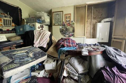 3-Bedroom Semi-detached house for auction -  (15).