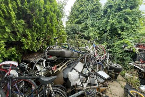 3-Bedroom Semi-detached house for auction -  (12).