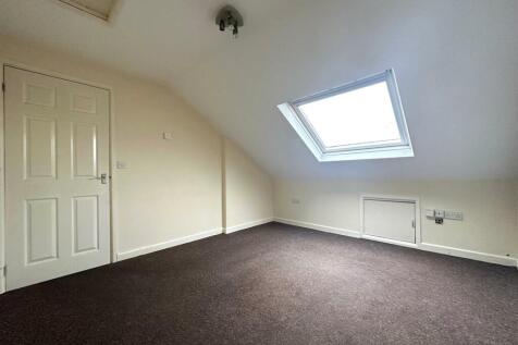 Flat 4, 8 Swiss Road - 6.jpg