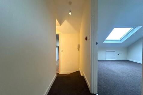 Flat 4, 8 Swiss Road - 4.jpg