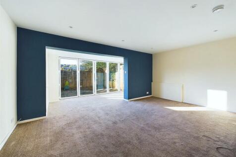 3 - THREE BEDROOM FAMILY HOUSE IN BISHOPSWORTH.jpg