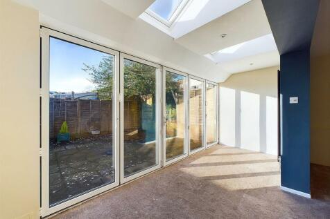 6 - THREE BEDROOM FAMILY HOUSE IN BISHOPSWORTH.jpg