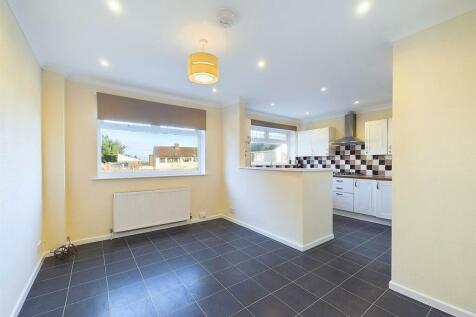 7 - THREE BEDROOM FAMILY HOUSE IN BISHOPSWORTH.jpg
