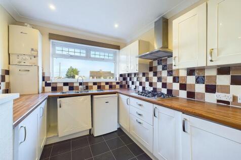 8 - THREE BEDROOM FAMILY HOUSE IN BISHOPSWORTH.jpg