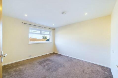 10 - THREE BEDROOM FAMILY HOUSE IN BISHOPSWORTH.jp