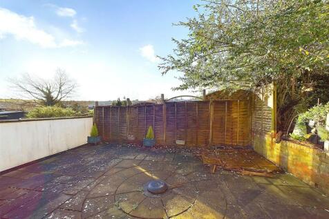 14 - THREE BEDROOM FAMILY HOUSE IN BISHOPSWORTH.jp