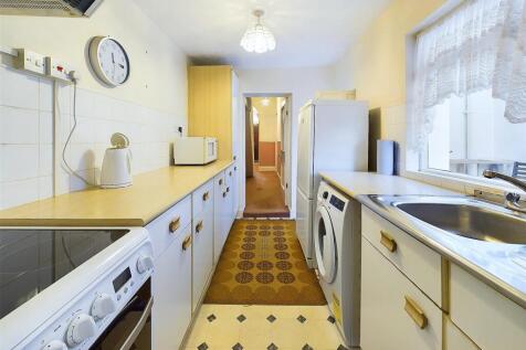 5 - Three Bed Terrace Franklyn Street.jpg
